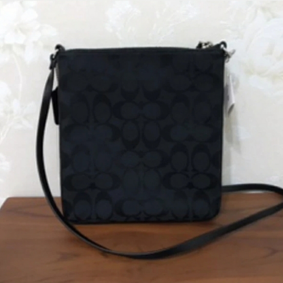 Coach Legacy Signature North South Swingpack Black crossbody pure handbag - Picture 3 of 5